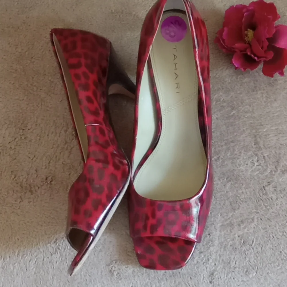 TAHARI | Red Black Patent Heel - Picture 7 of 10